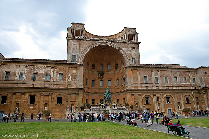 אירופה, איטליה, חצר מוזיאון הוותיקן,  Italy, Rome, Roma, Vatican City, museums yard