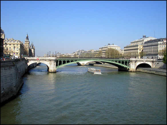 פריז, צרפת - נהר הסן